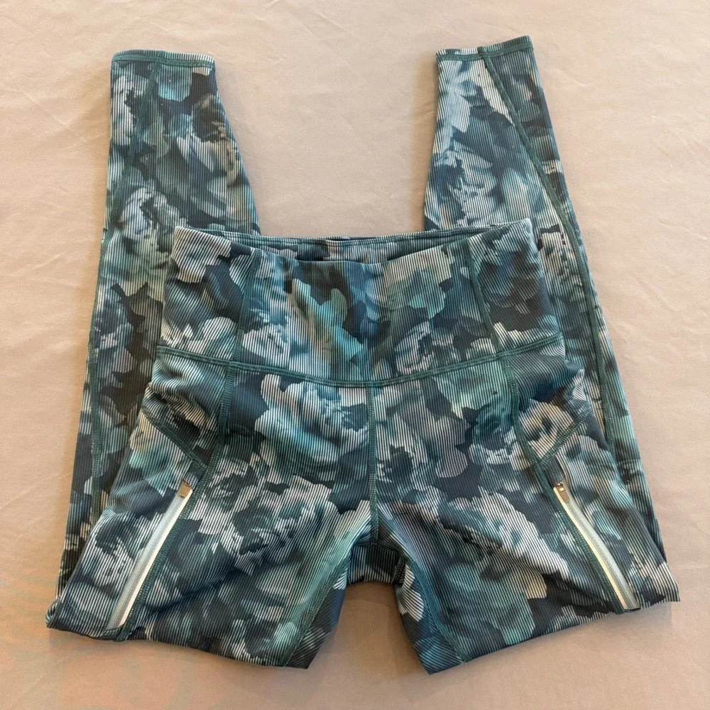Athleta Rainier Printed Tight Leggings Teal Black Floral Camo High Rise Small‎